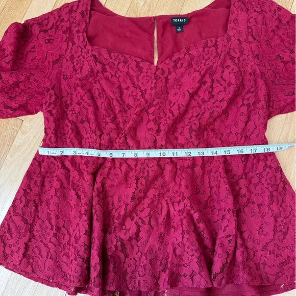 🍂CLEAROUT Torrid Peplum Lace Puff Sleeve Top - Picture 10 of 15